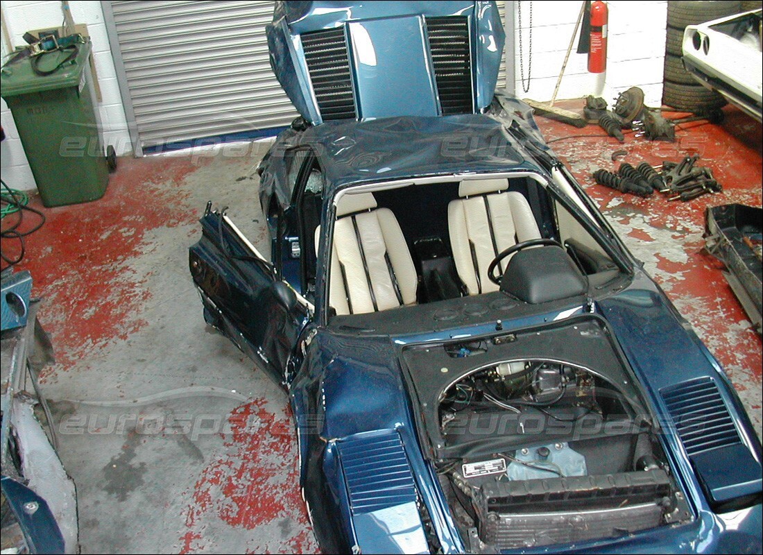 ferrari 308 gtb (1976) avec 98,554 kilomètres, en préparation pour le démantèlement #4