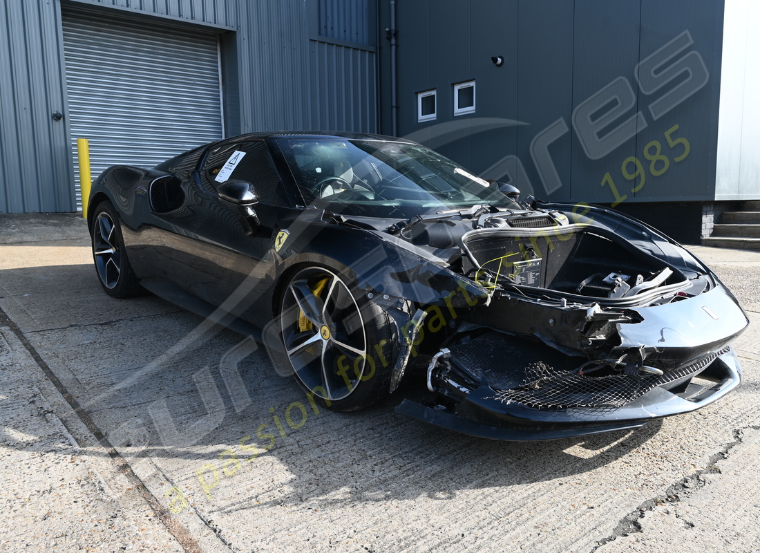ferrari 296 gtb avec une estimation d'environ 1300 miles (à confirmer), en cours de préparation pour le démontage #6