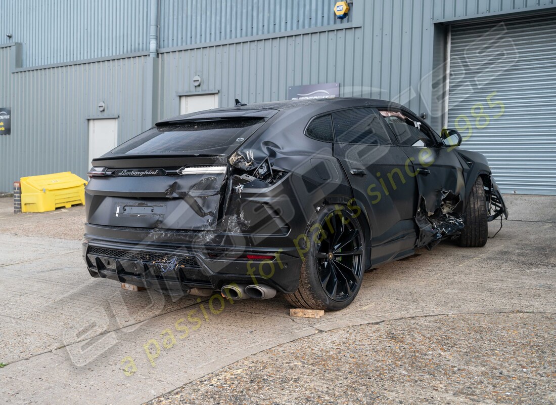 lamborghini urus (2022) avec 11402, en préparation pour le démantèlement #3