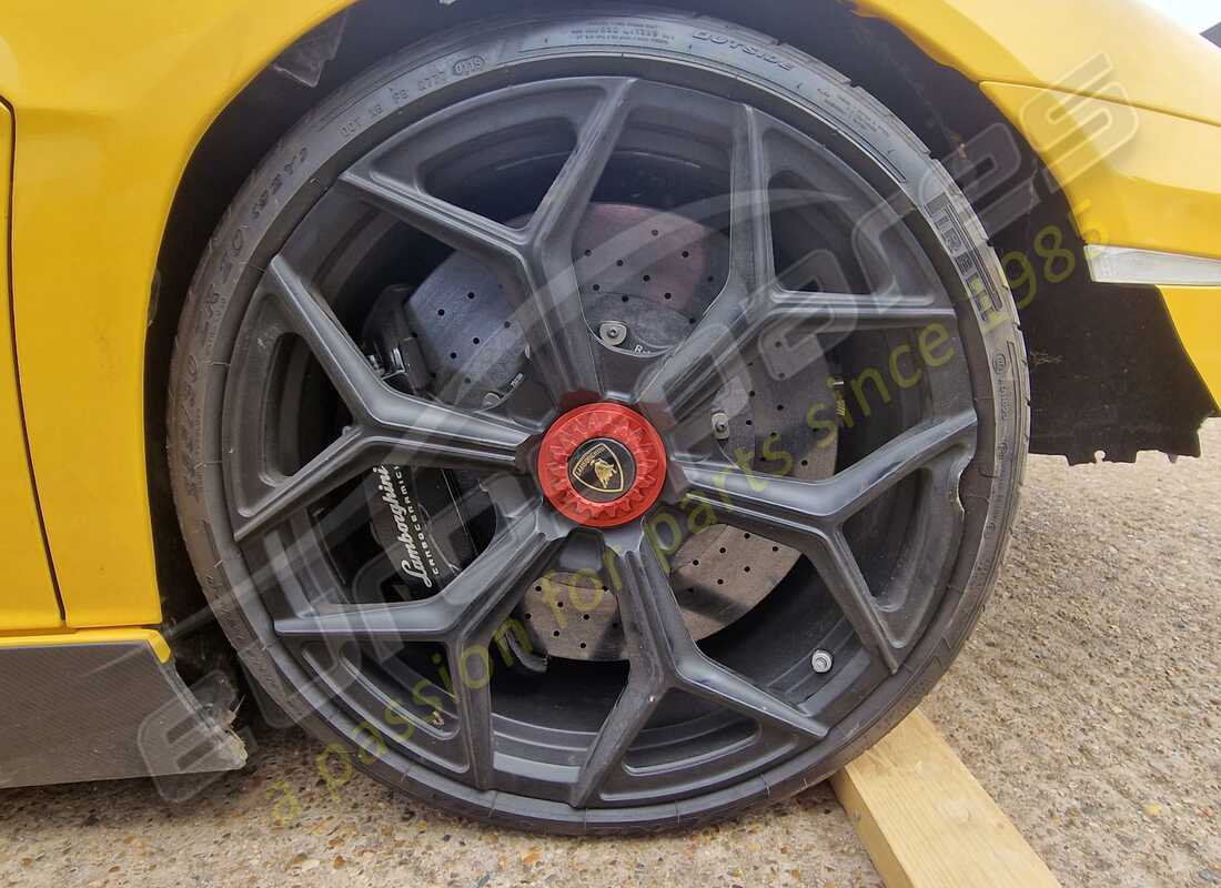 lamborghini 2016 (lp750-4 sv coupe) avec 6,468 miles, en préparation pour le démontage #24