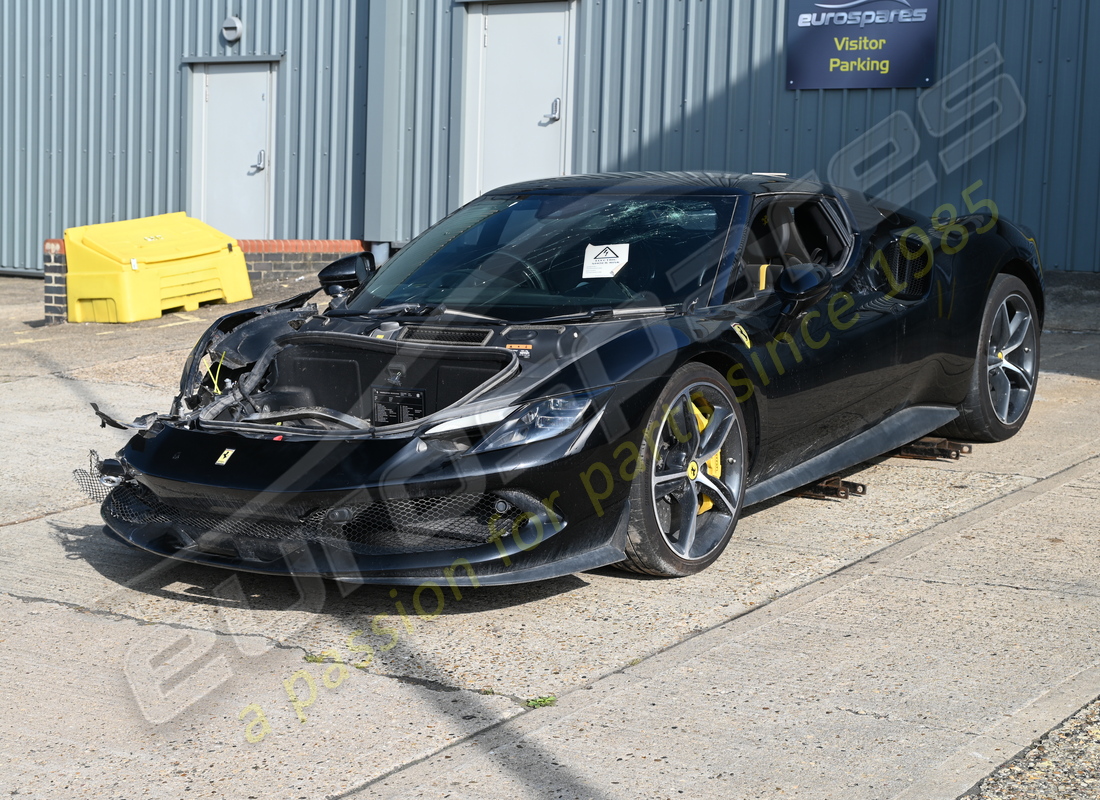 ferrari 296 gtb en préparation pour démantèlement à eurospares