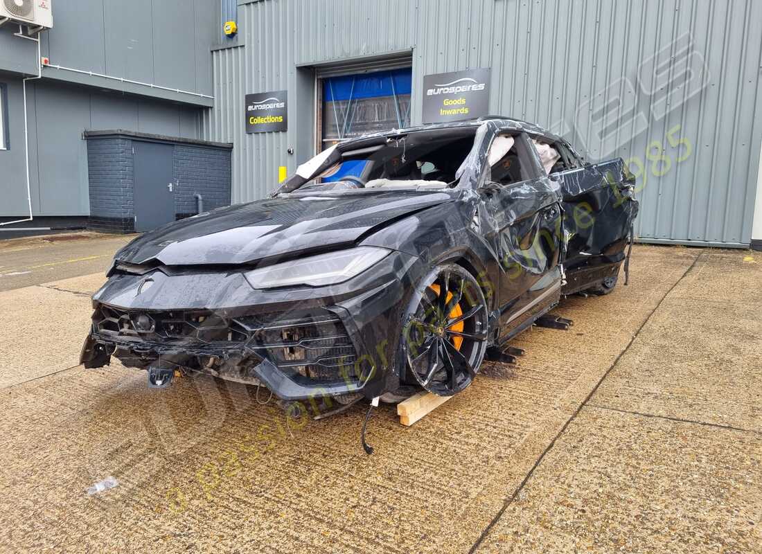 lamborghini urus (2020) en préparation pour démantèlement à eurospares