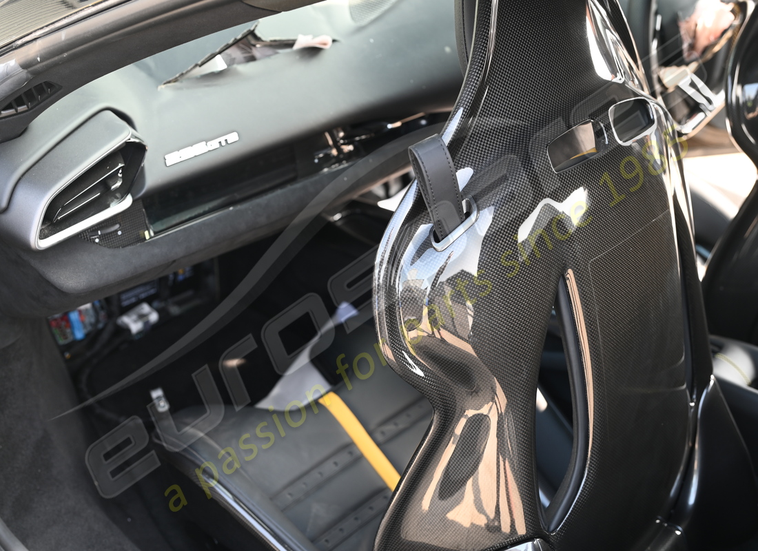 ferrari 296 gtb avec une estimation d'environ 1300 miles (à confirmer), en cours de préparation pour le démontage #14