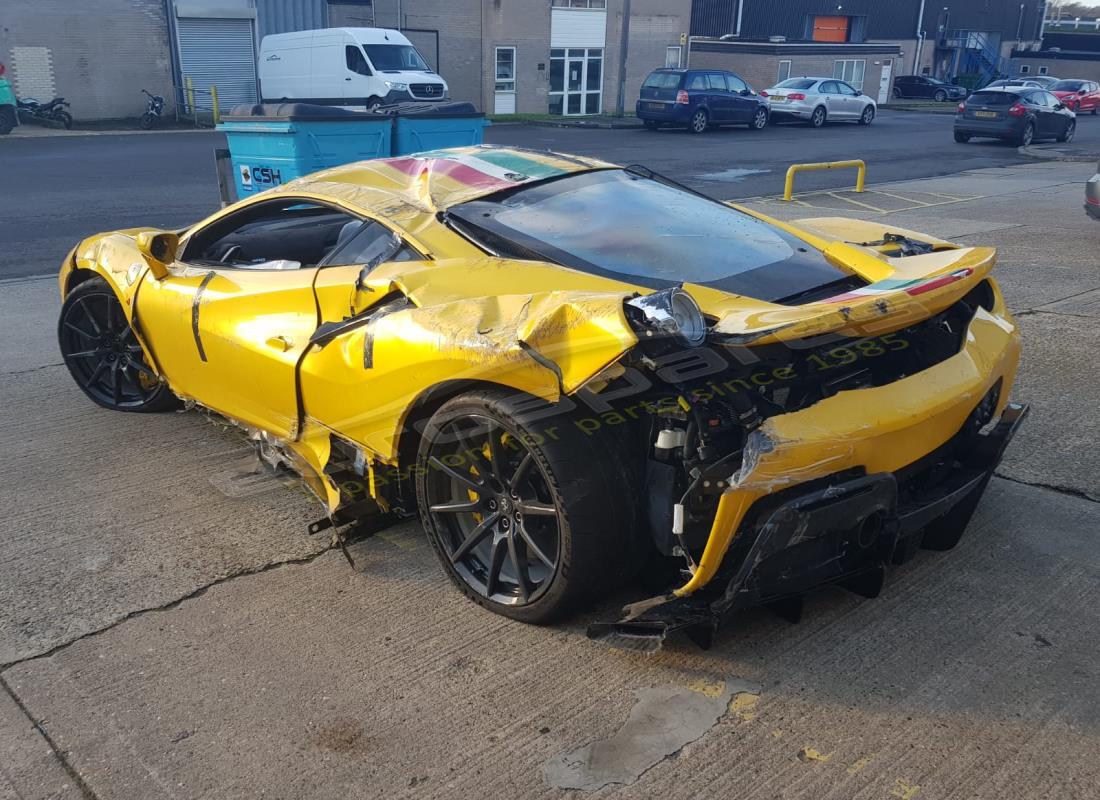 ferrari 488 pista avec 482 miles, en préparation pour le démontage #3