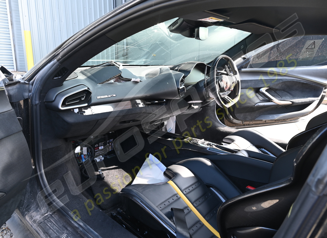 ferrari 296 gtb avec une estimation d'environ 1300 miles (à confirmer), en cours de préparation pour le démontage #12