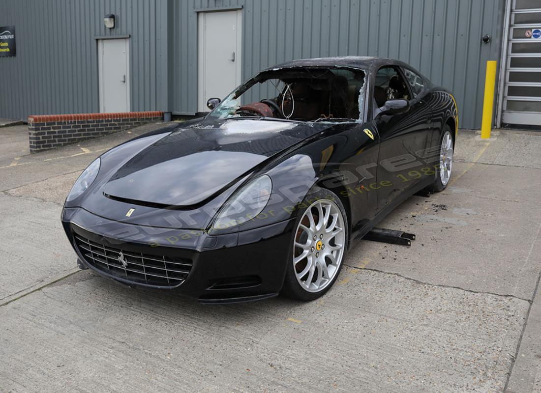ferrari 612 scaglietti (rhd) en préparation pour démantèlement à eurospares