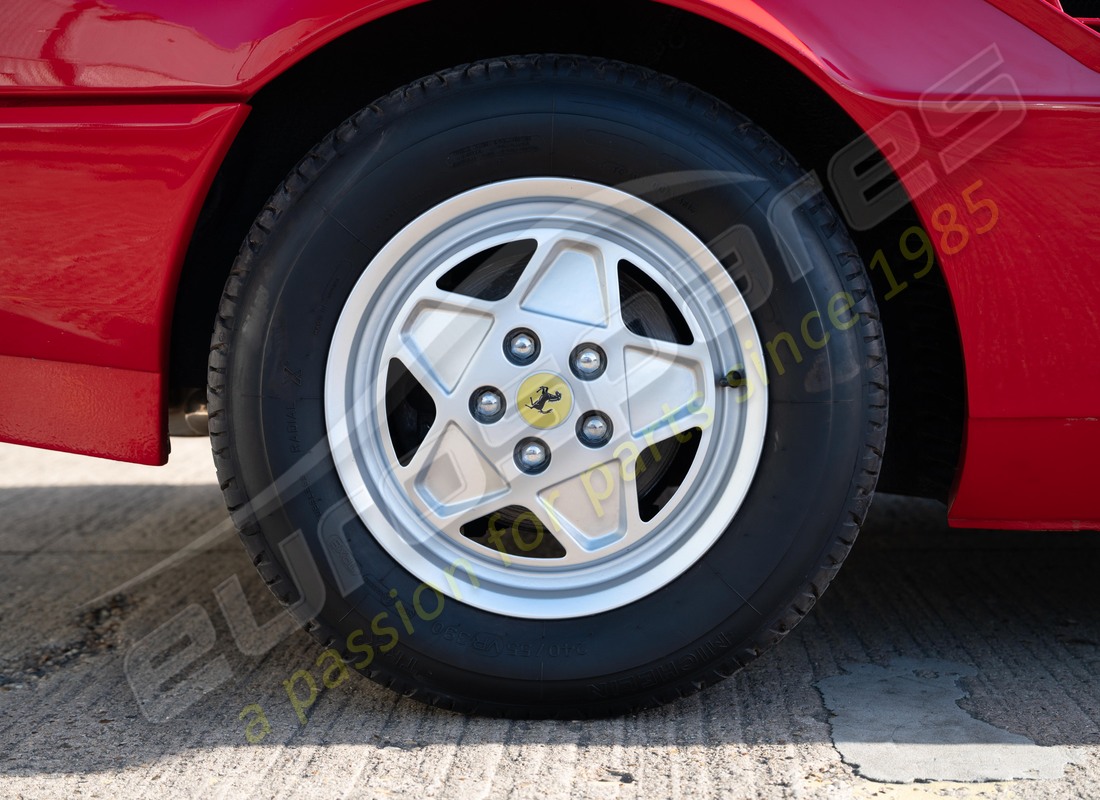 ferrari mondial 3.2 qv (1987) avec 83223, en préparation pour le démontage #30