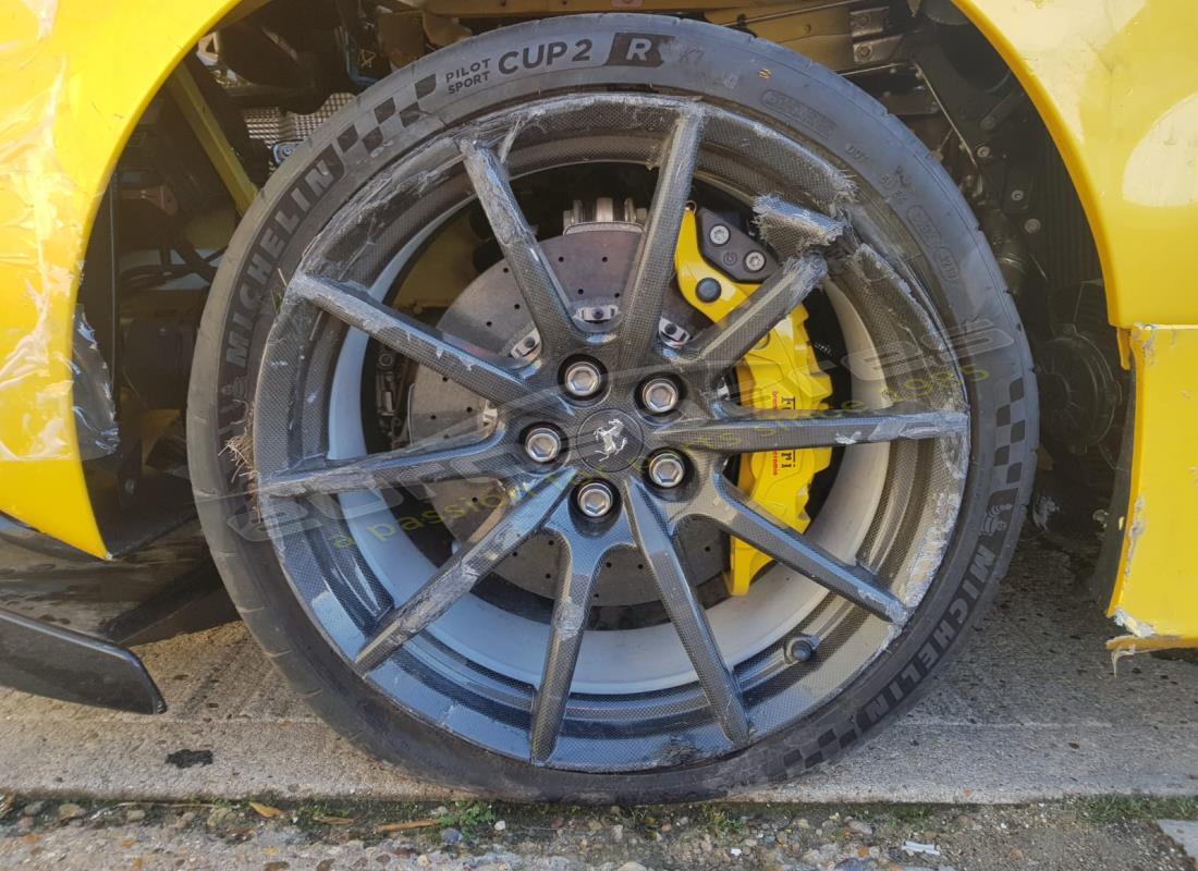 ferrari 488 pista avec 482 miles, en préparation pour le démontage #15
