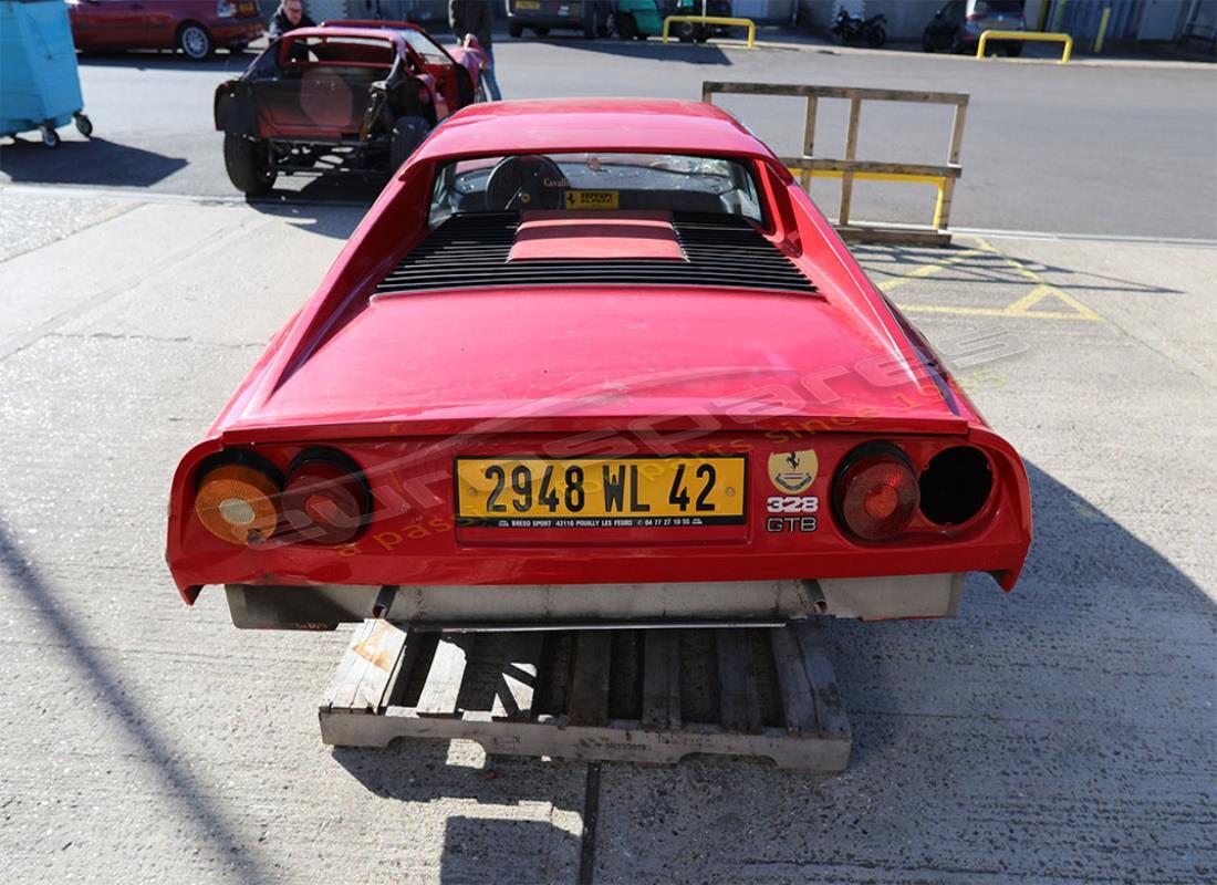 ferrari 328 (1988) avec n/a, en préparation pour le démontage #7