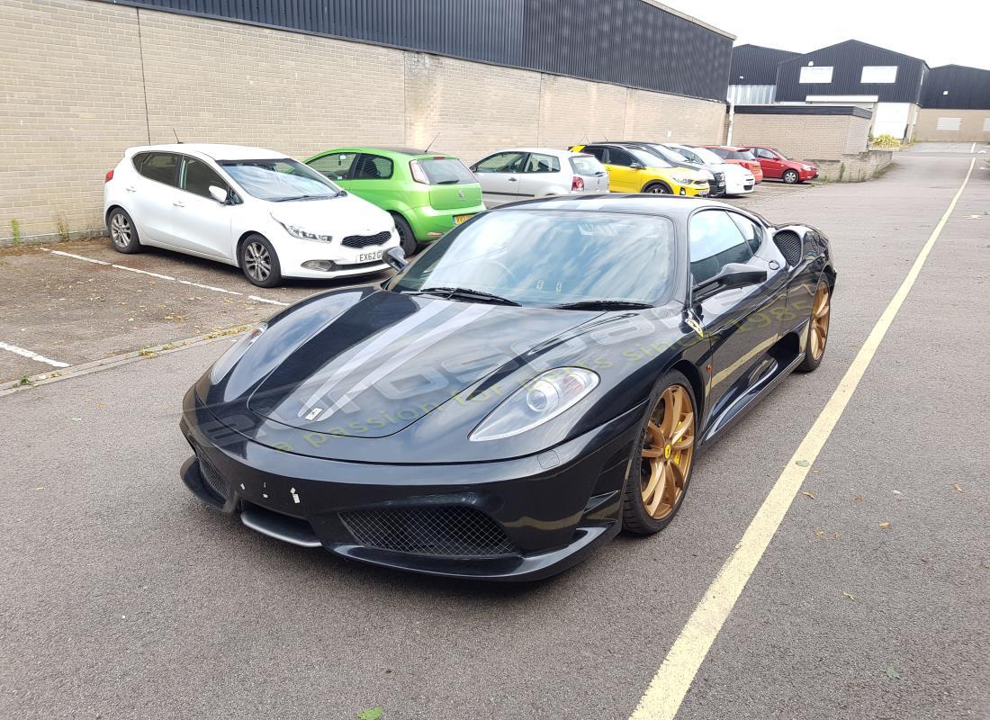 ferrari f430 scuderia (rhd) en préparation pour démantèlement à eurospares