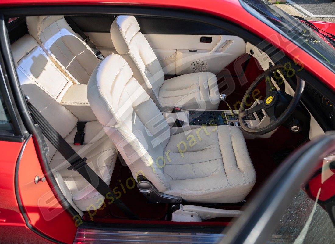 ferrari mondial 3.2 qv (1987) avec 83223, en préparation pour le démontage #10