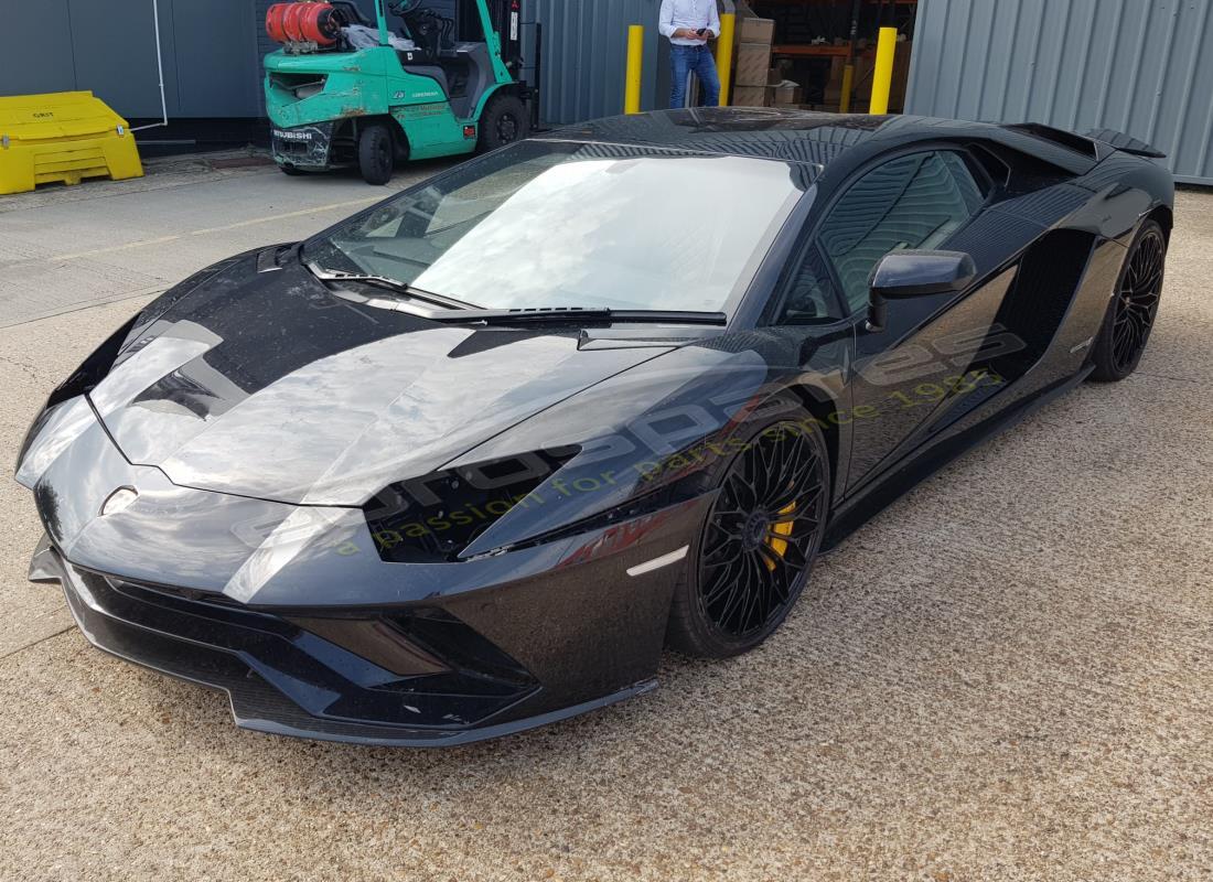 lamborghini lp740-4 s coupe (2018) en préparation pour démantèlement à eurospares