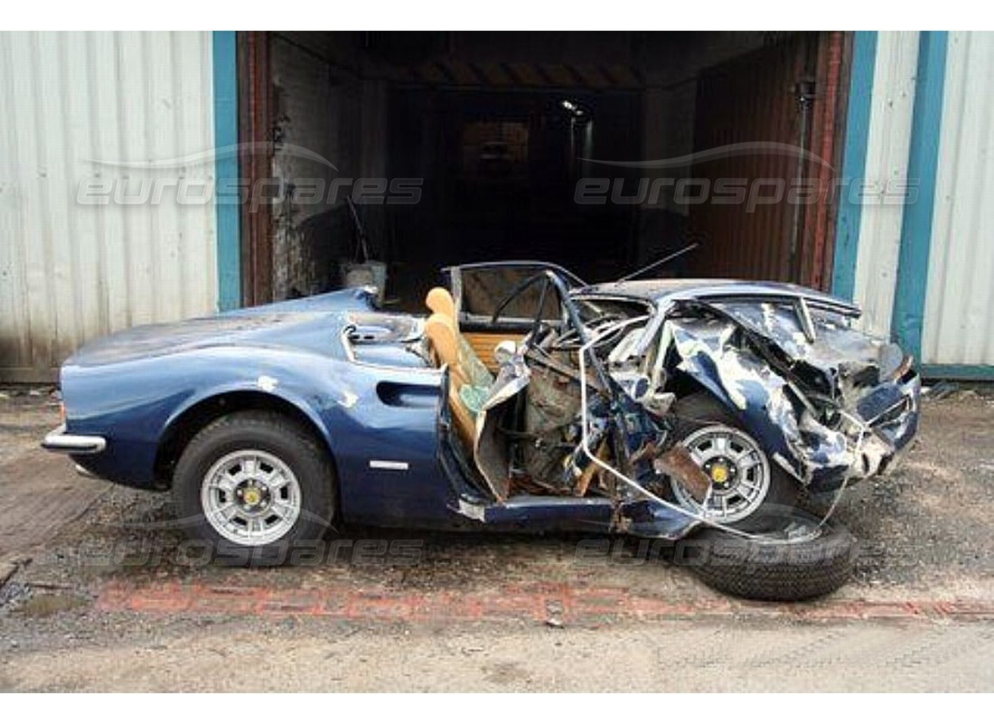 ferrari 246 dino (1975) avec inconnu, en préparation pour le démontage #2