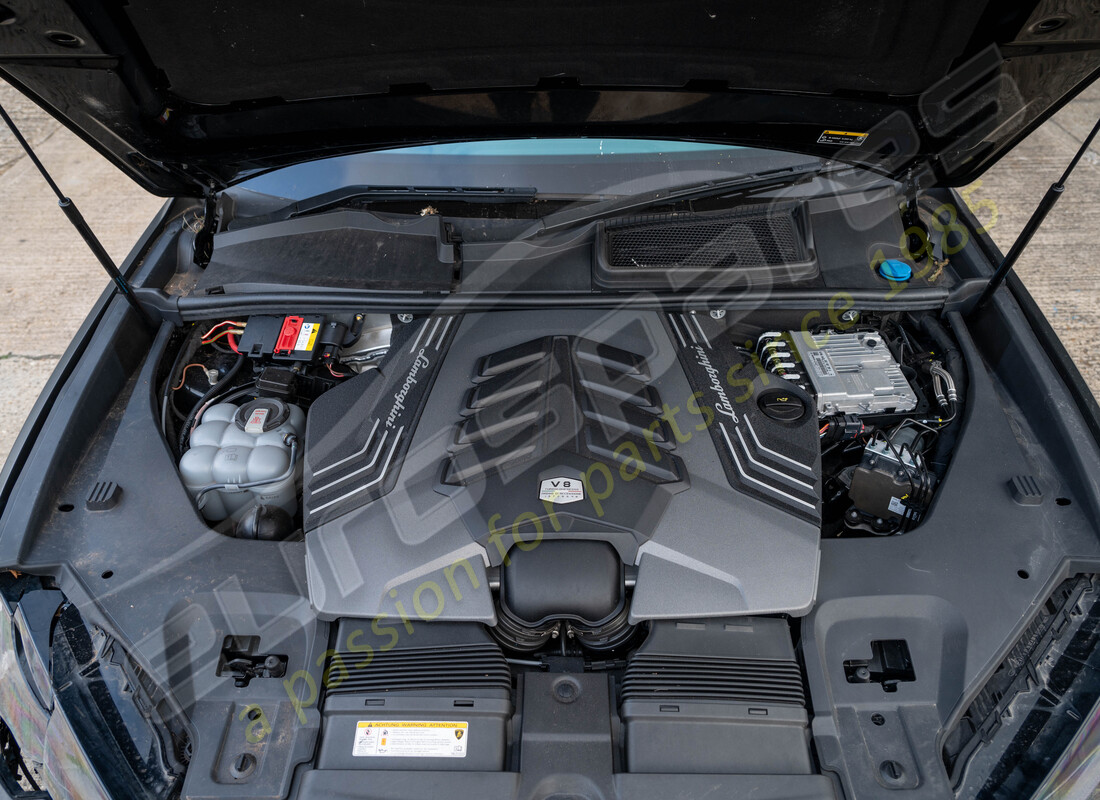 lamborghini urus (2022) avec 11402, en préparation pour le démantèlement #22