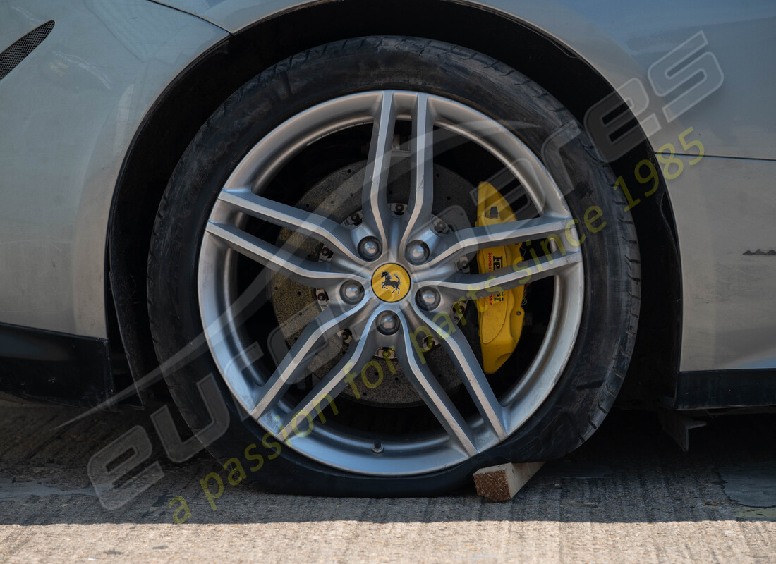 ferrari ff (rhd) avec 50305, en préparation pour le démontage #30