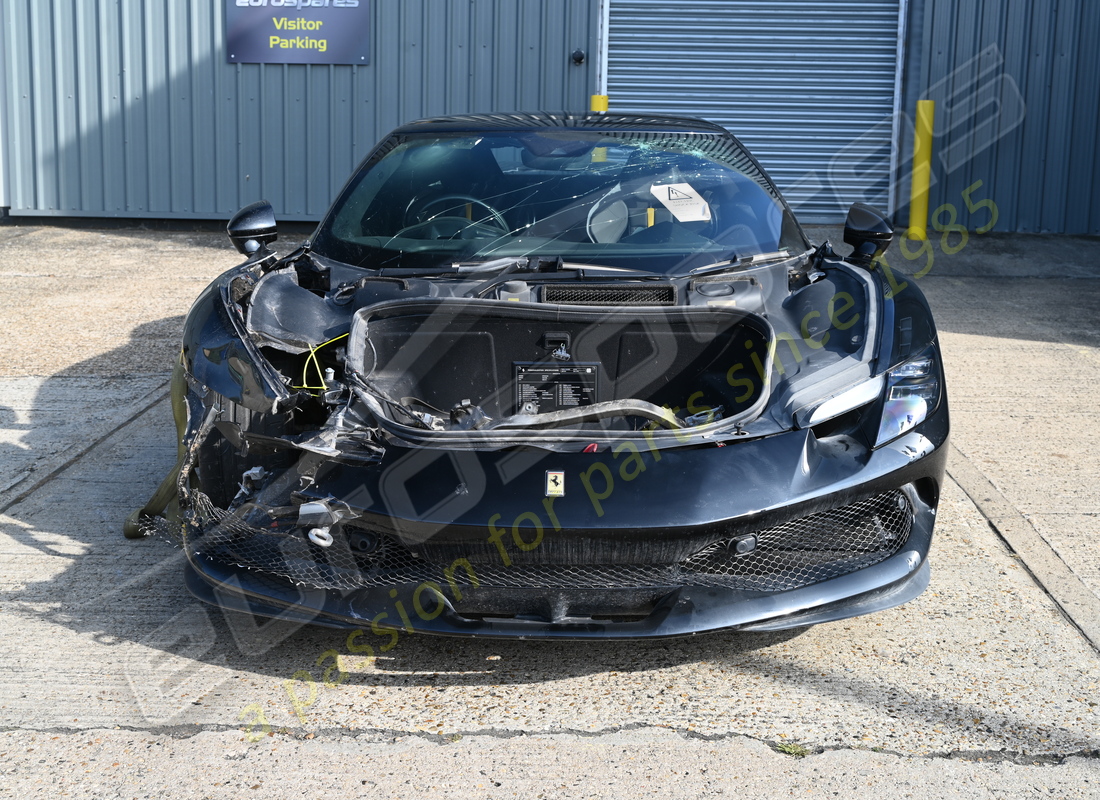 ferrari 296 gtb avec une estimation d'environ 1300 miles (à confirmer), en cours de préparation pour le démontage #7
