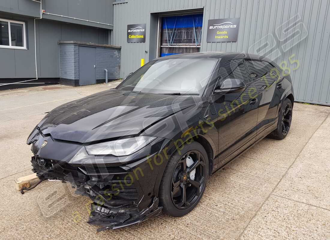 lamborghini urus (2020) en préparation pour démantèlement à eurospares