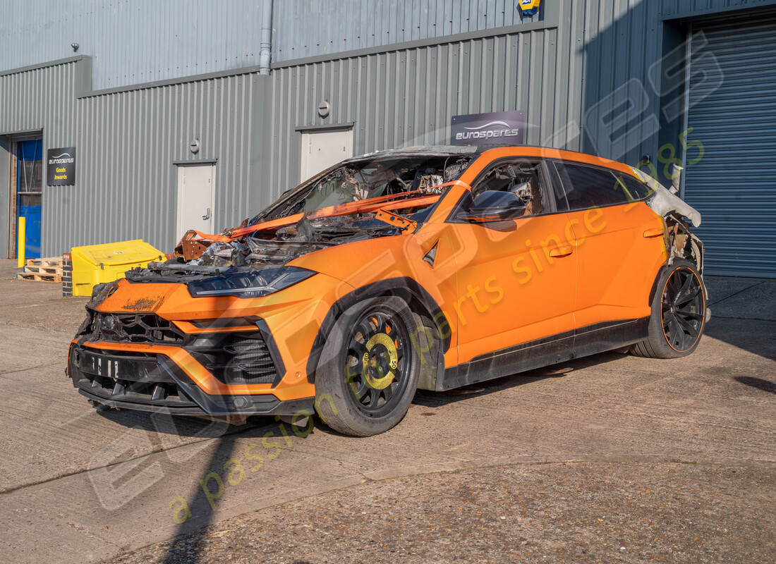 lamborghini urus (2021) en préparation pour démantèlement à eurospares
