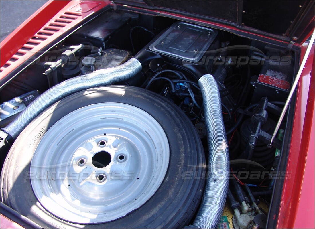 maserati merak 3.0 avec 55,707 miles, en préparation pour le démontage #3