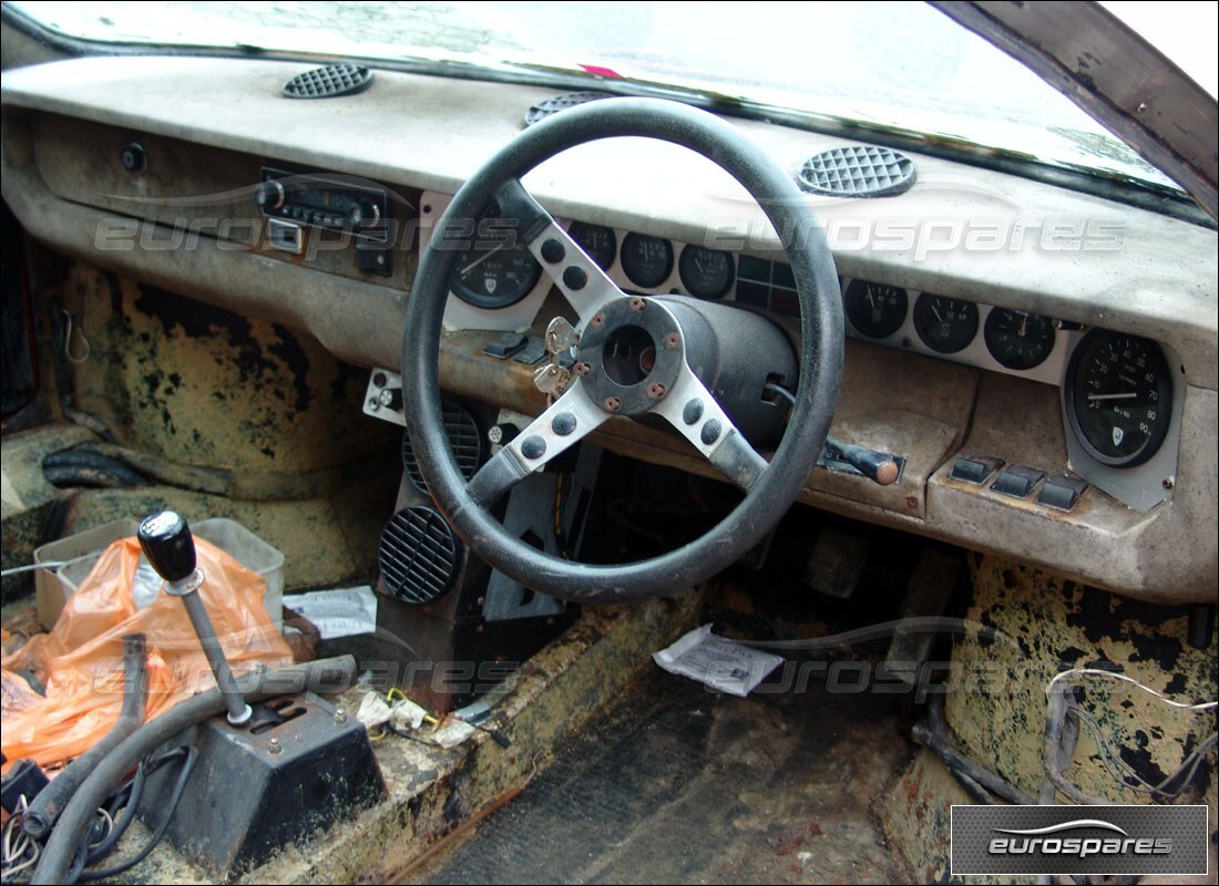 lamborghini urraco p250 / p250s avec inconnu, en préparation pour le démontage #4