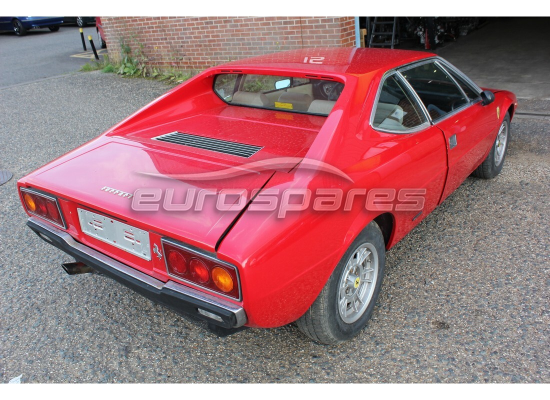 ferrari 208 gt4 dino (1975) avec 25,066 kilomètres, en préparation pour le démantèlement #4