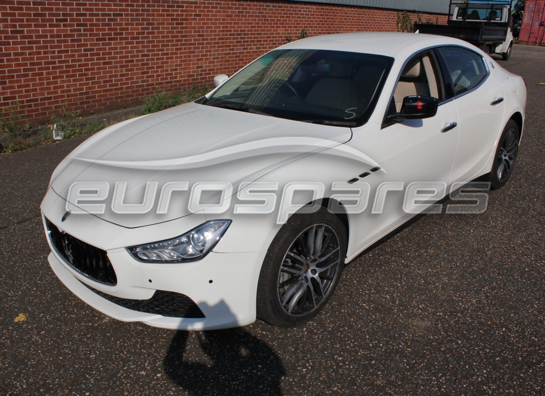 maserati ghibli (2014) en préparation pour démantèlement à eurospares