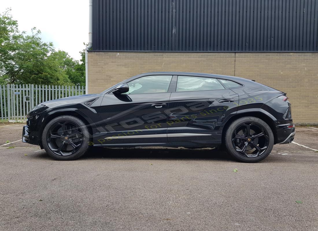 lamborghini urus (2019) avec 7,805 miles, en préparation pour le démontage #2