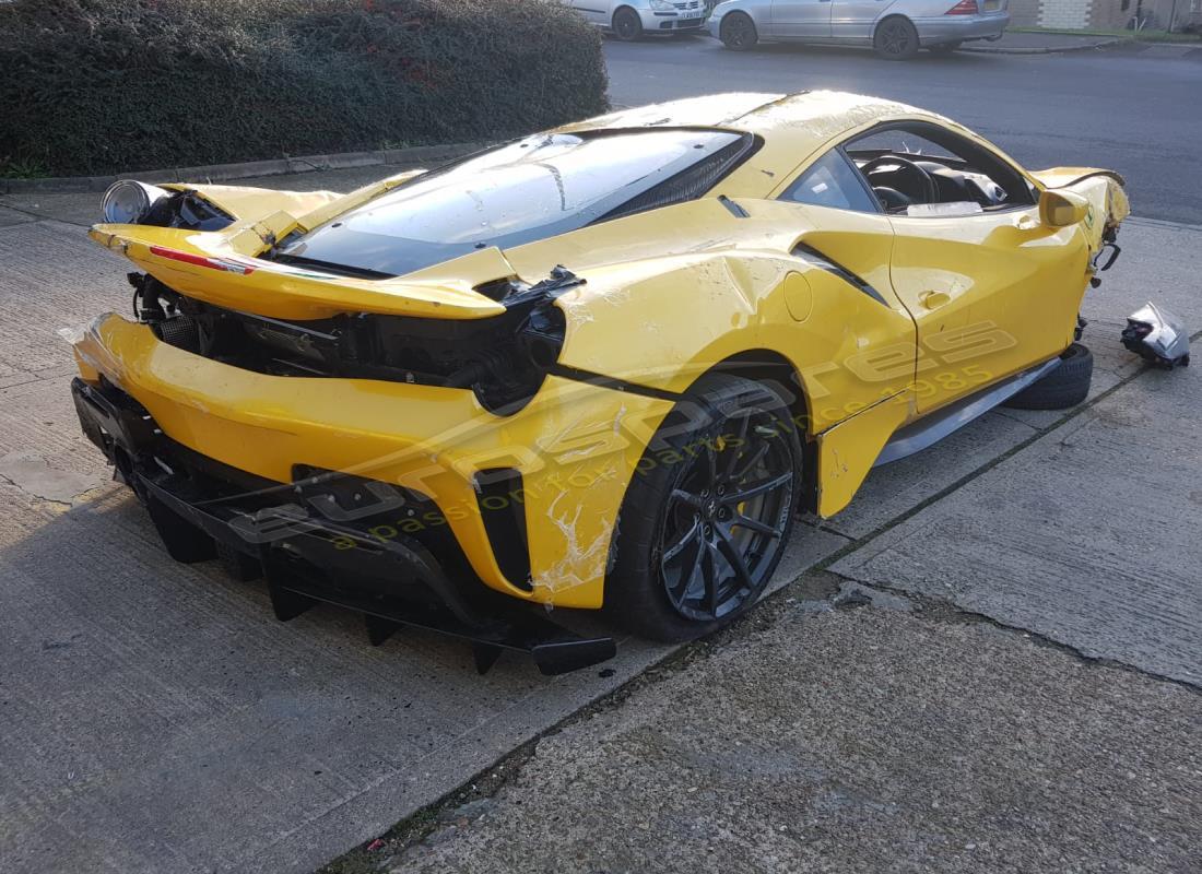 ferrari 488 pista avec 482 miles, en préparation pour le démontage #7
