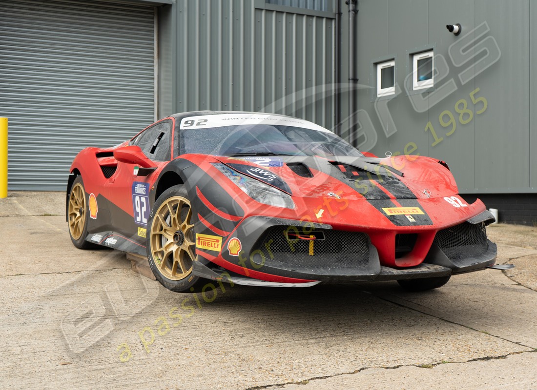 ferrari 488 challenge avec 3900km, en préparation pour le démontage #7