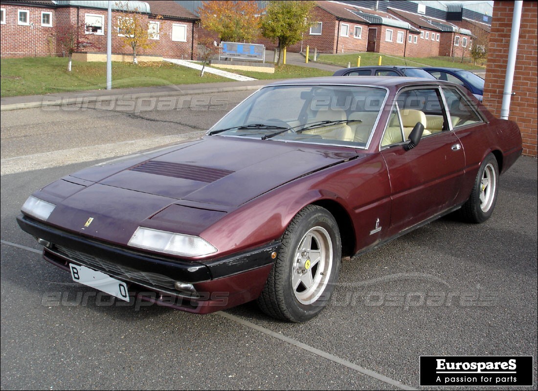 ferrari 400i (1983 mechanical) en préparation pour démantèlement à eurospares