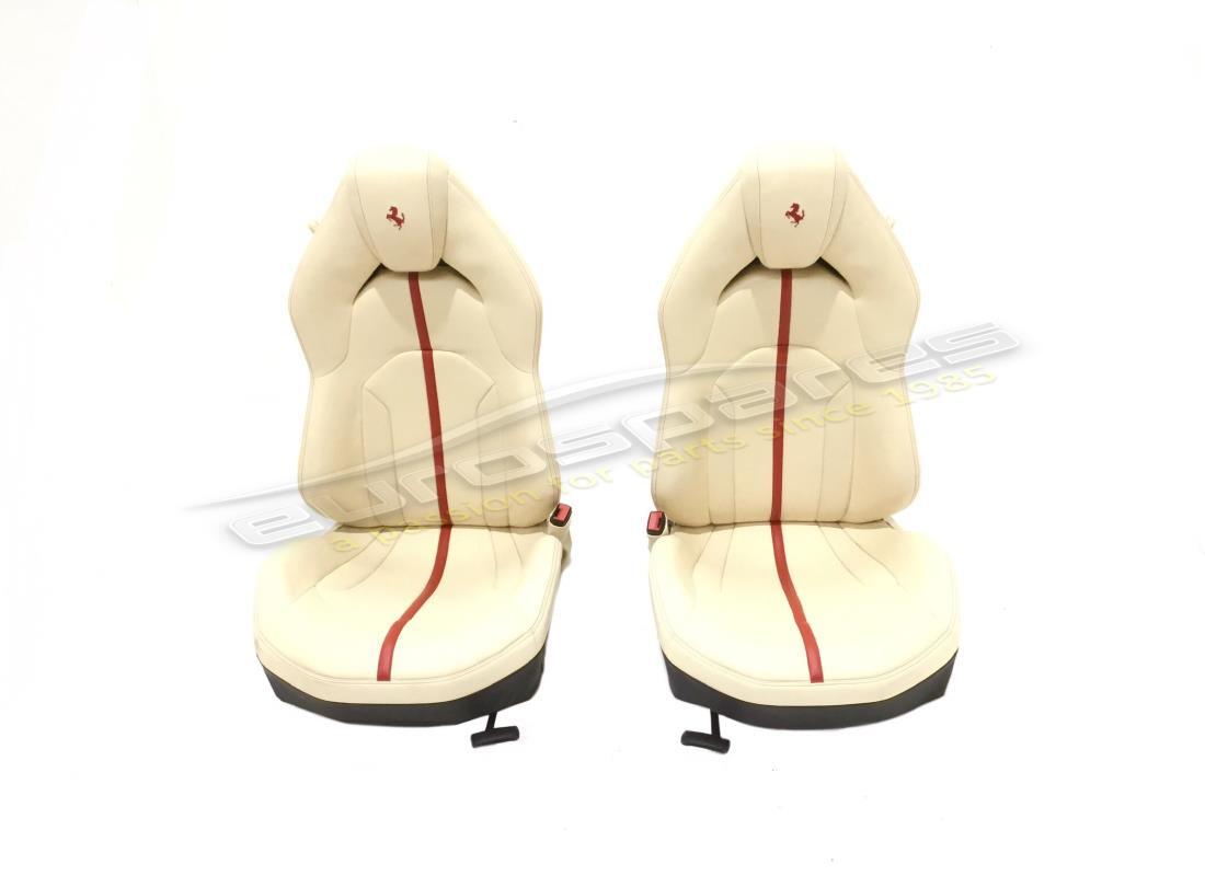 UTILISÉ Ferrari F8 SIÈGES RHD EN CRÈME. NUMÉRO DE PIÈCE 890664000 (1)