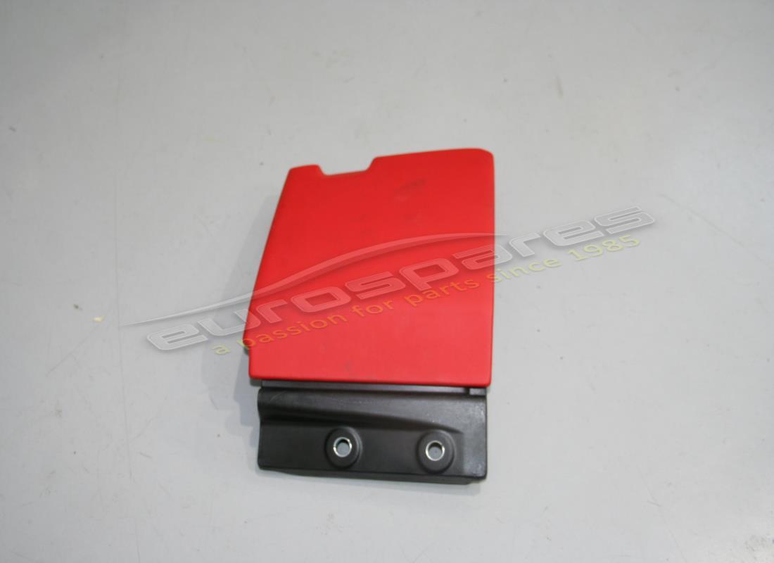 COUVERCLE DE BOÎTE À FUSIBLES Ferrari UTILISÉ. NUMÉRO DE PIÈCE 844743.. (1)