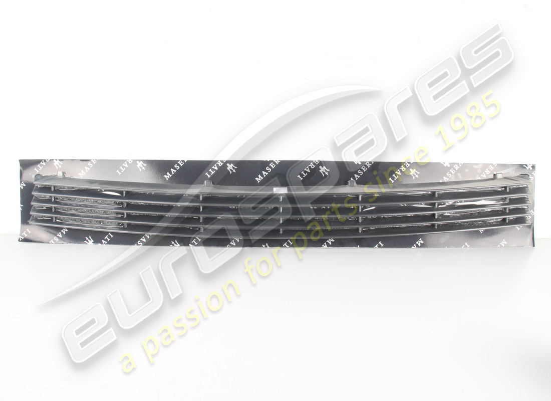 NOUVELLE GRILLE DE PARE-CHOC AVANT MASERATI. NUMÉRO DE PIÈCE 366300346 (1) nouvelle grille de pare-choc avant maserati. numéro de pièce 366300346 (1)