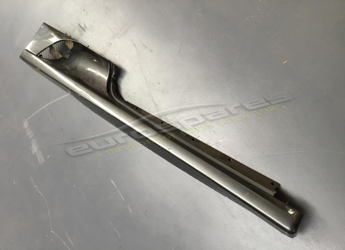 REVÊTEMENT SOUS-PORTE DROIT Ferrari UTILISÉ. NUMÉRO DE PIÈCE 69831610 (1)