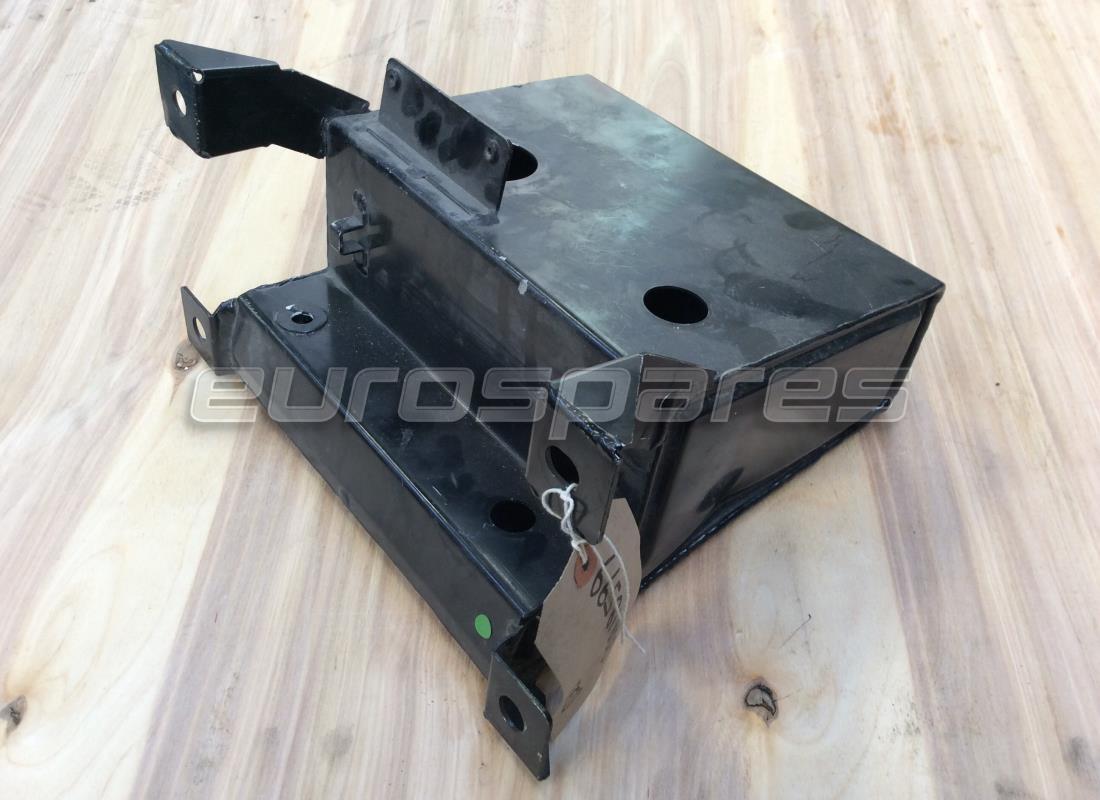 CONTENEUR D'ESSUIE-GLACE D'OCCASION Ferrari. NUMÉRO DE PIÈCE 66581800 (1)