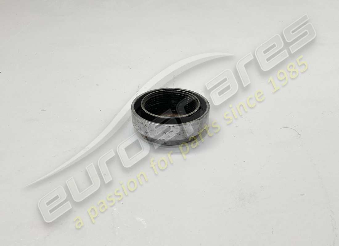 écrou maserati utilisé. numéro de pièce 10151302651658 (1)