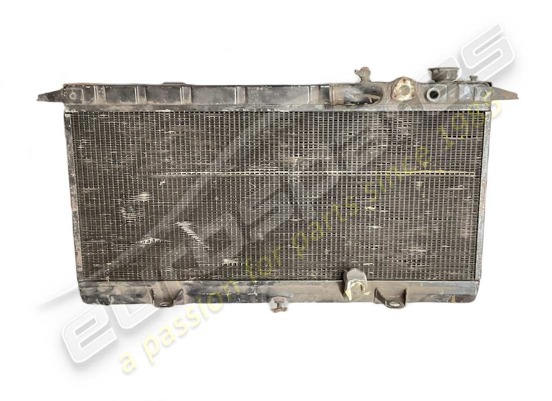 RADIATEUR À EAU Lamborghini UTILISÉ. NUMÉRO DE PIÈCE 001710466 (1)
