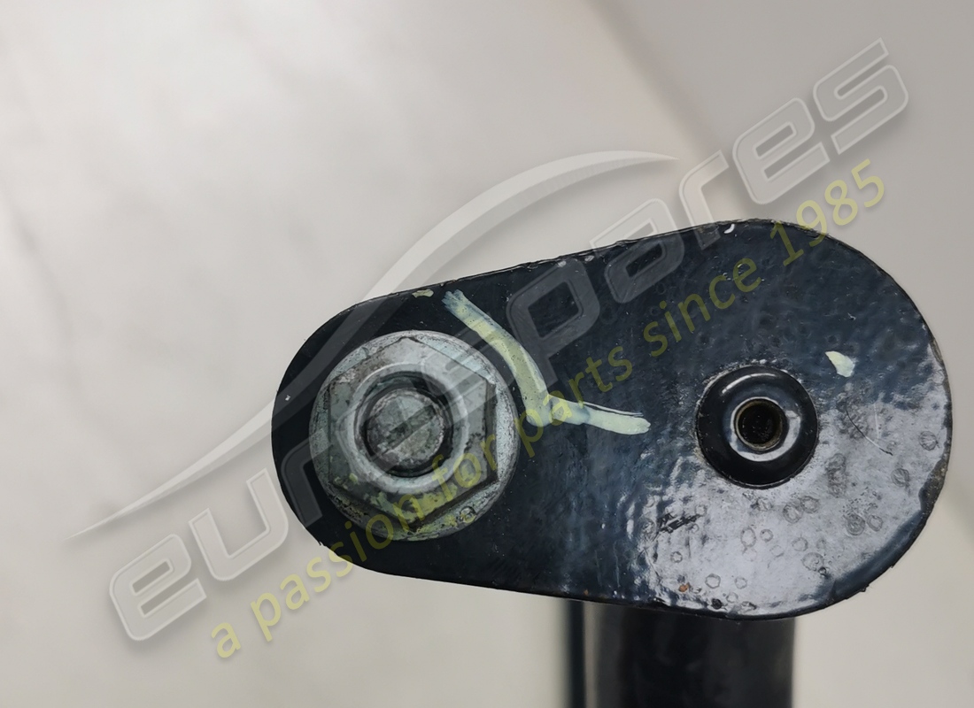 stabilisateur lamborghini utilisé. numéro de pièce 400411309a (2)