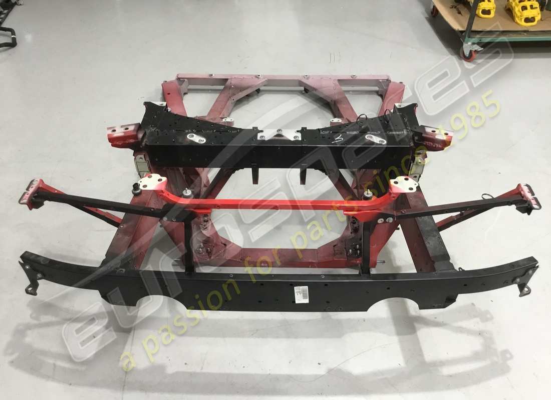 utilisé ferrari sous-châssis arrière. numéro de pièce 985864411 (5)