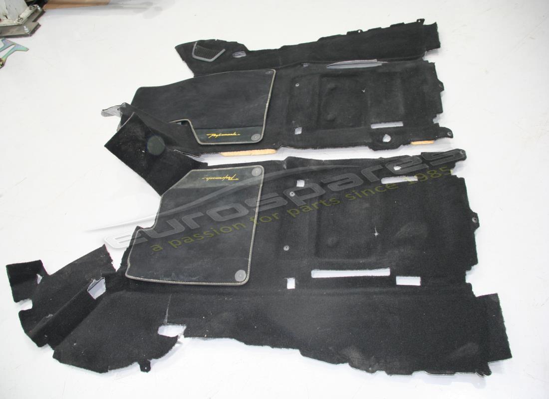 revêtement de sol utilisé lamborghini. numéro de pièce 4t2863109bqg8 (1)