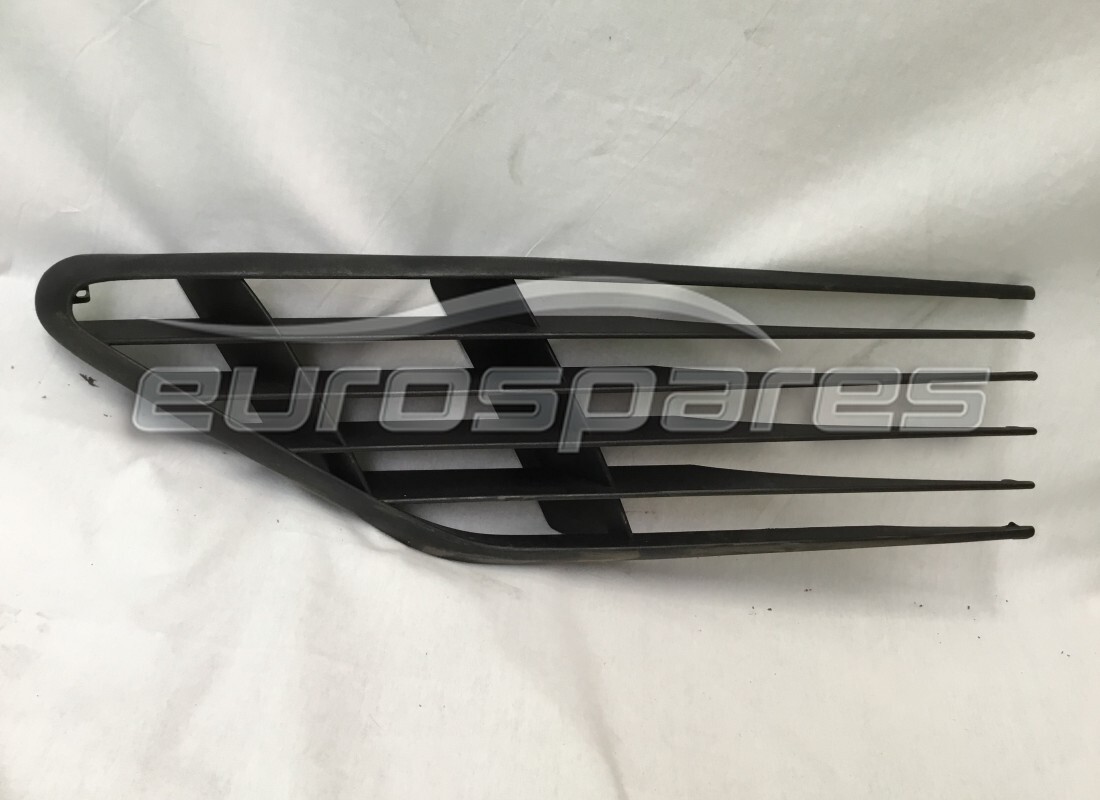 nouvelle grille d'admission droite ferrari. numéro de pièce 60671210 (1)