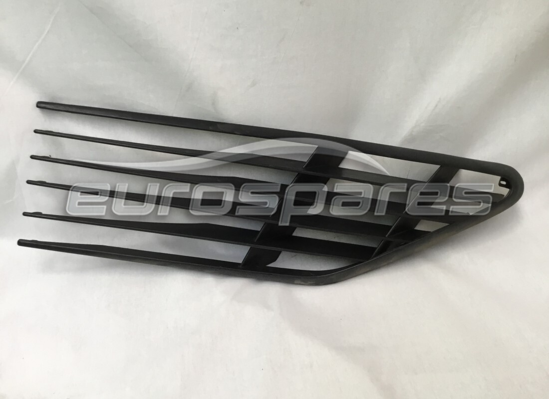 nouvelle grille d'admission côté gauche ferrari (plastique). numéro de pièce 60671300 (1)