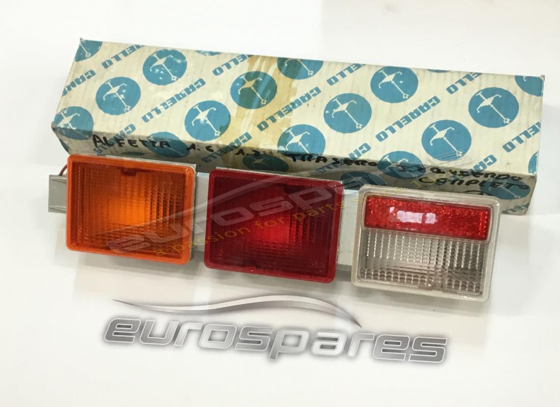 nouveau (autre) lamborghini feu arrière gauche. numéro de pièce 006310489 (1)