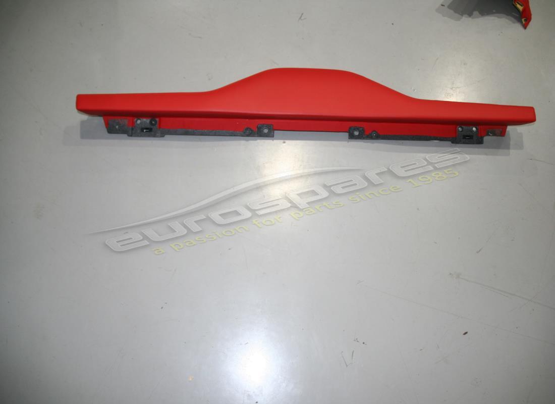 UTILISÉ Ferrari LÈVRE DE RETENUE DE BAGAGES. NUMÉRO DE PIÈCE 845311.. (1)