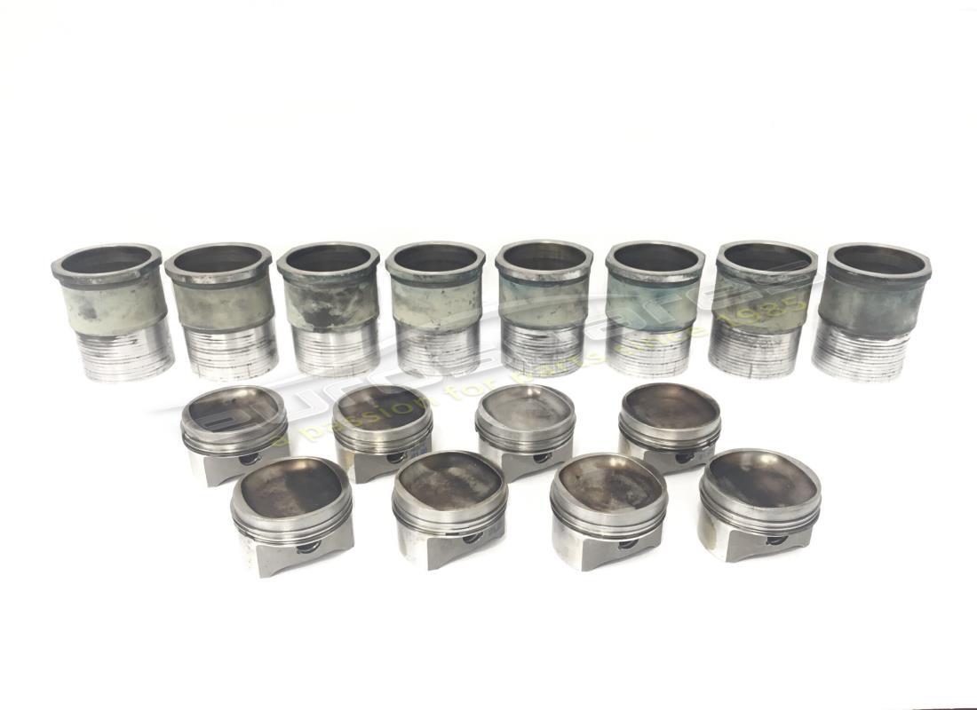 UTILISÉ Ferrari ENSEMBLE COMPLET DE PISTON ET DE CHEMISE. NUMÉRO DE PIÈCE 133023SET (1)