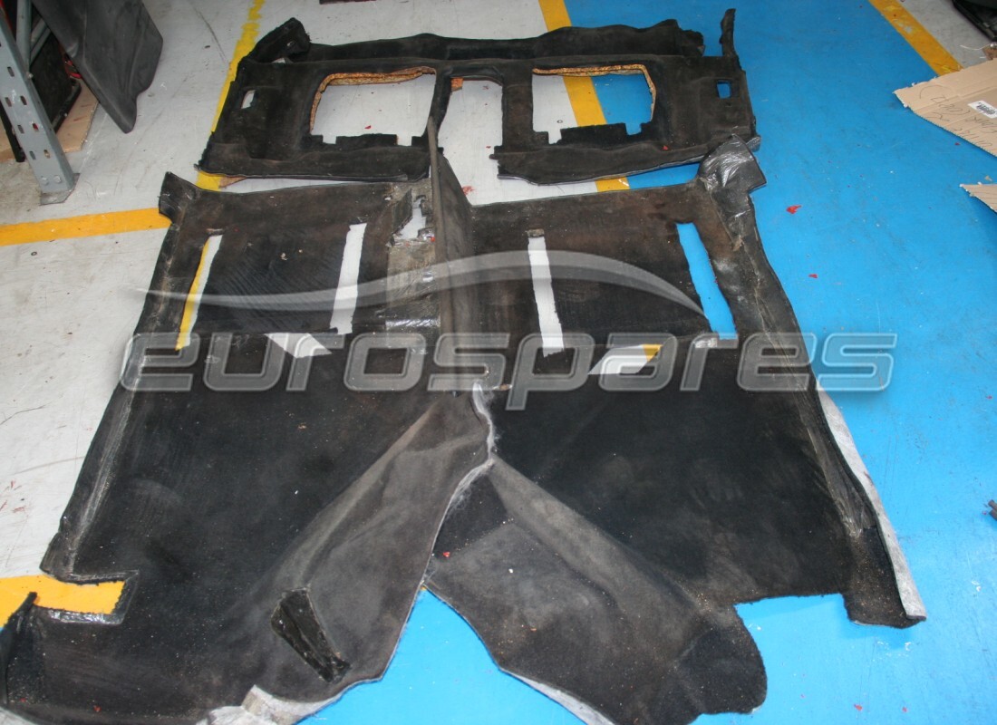 UTILISÉ Ferrari ENSEMBLE DE TAPIS NOIR LHD 355 SPYDER . NUMÉRO DE PIÈCE 70000858 (1)