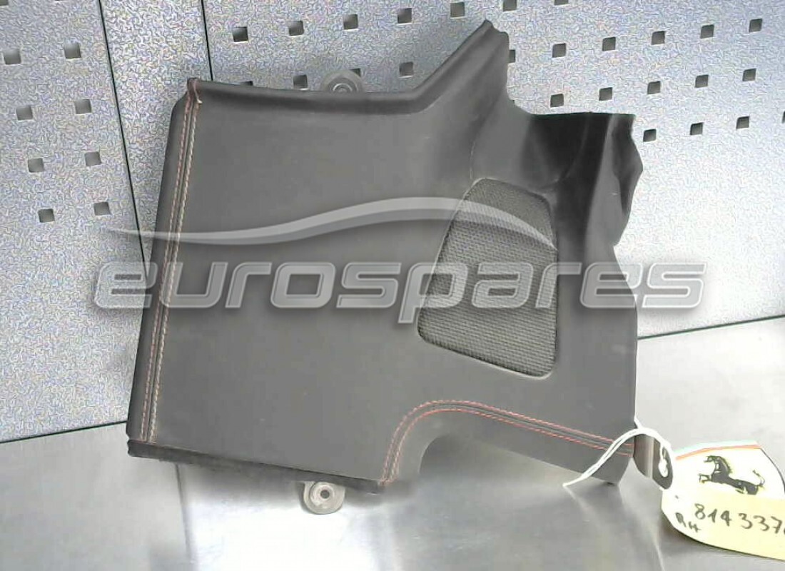 GARNITURE D'ÉCRAN ARRIÈRE DROIT Ferrari UTILISÉ. NUMÉRO DE PIÈCE 81433700 (1)