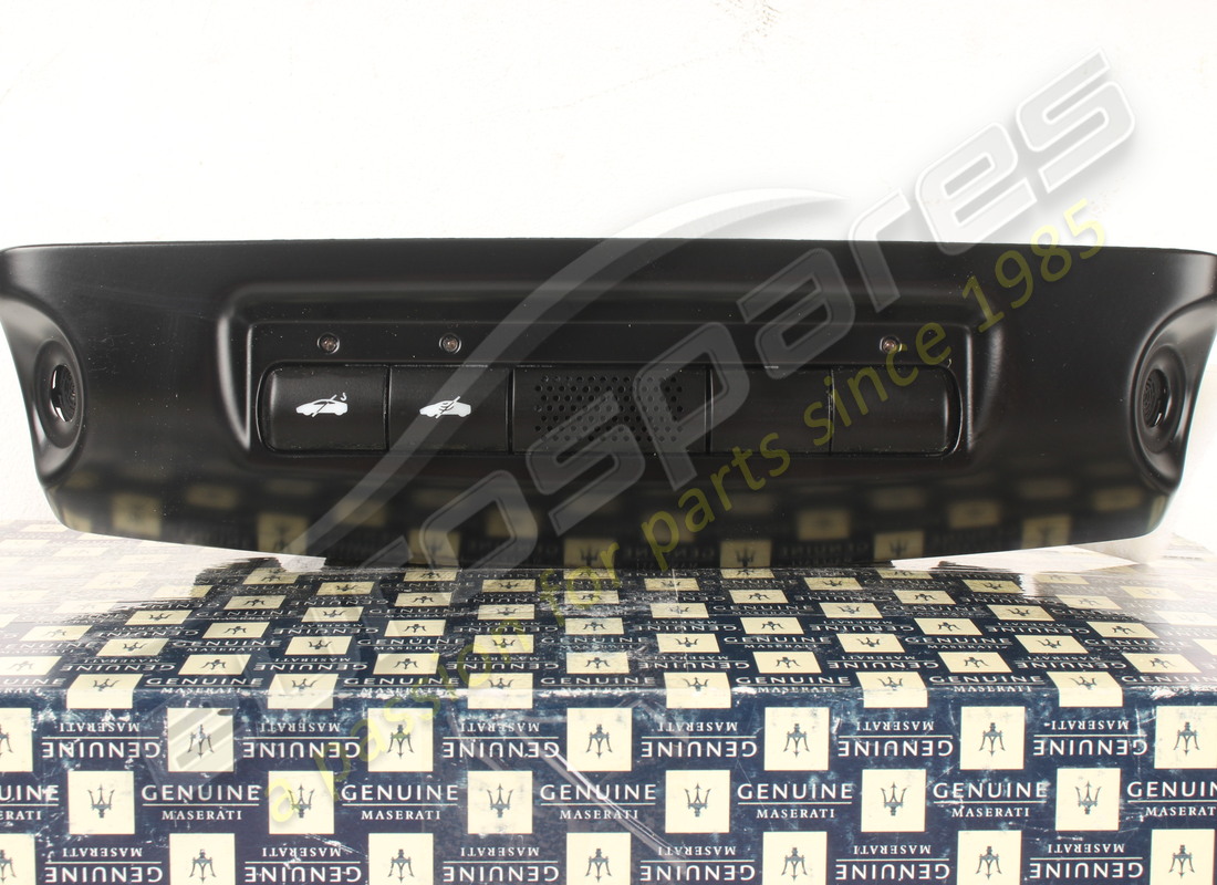 nouveau (autre) maserati plaque de bouton noire. numéro de pièce 69330500 (4)