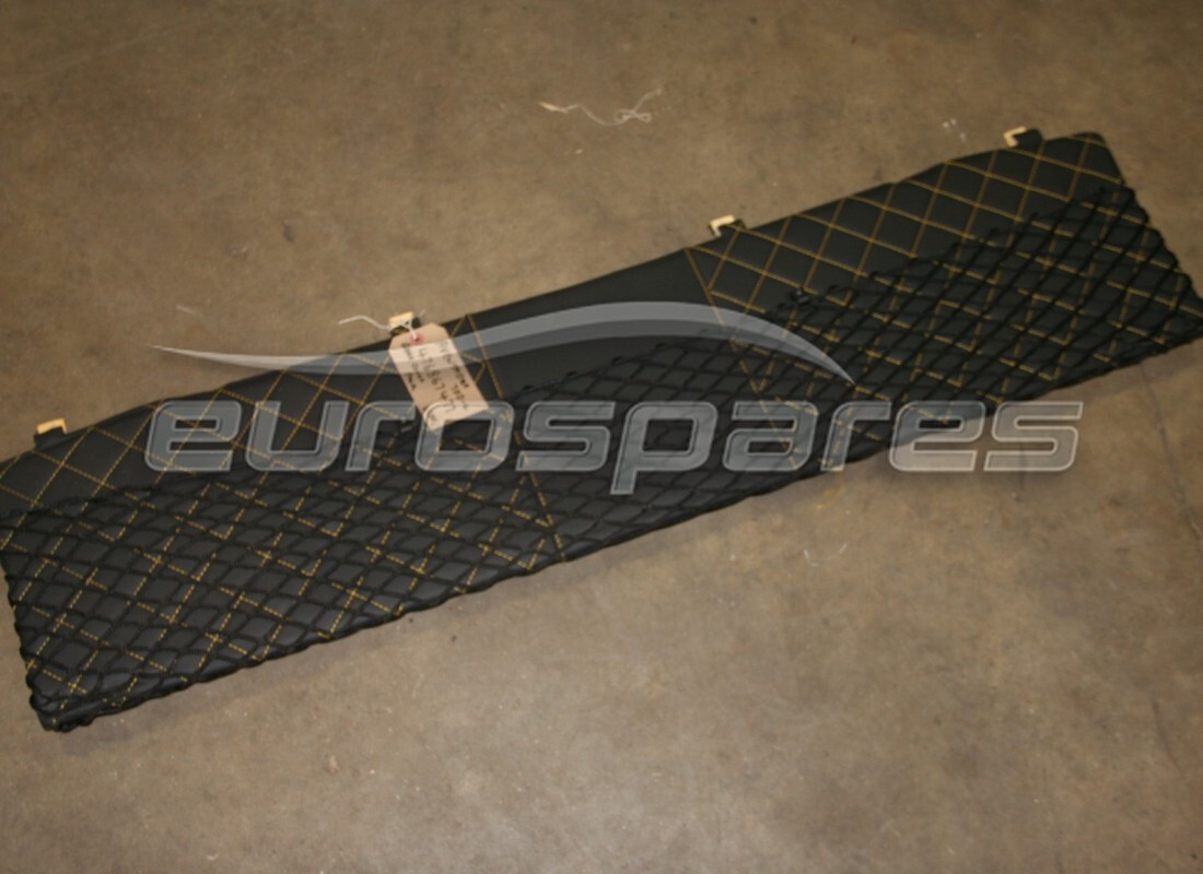 doublure lamborghini utilisée, panneau arrière. numéro de pièce 476867477 (1)