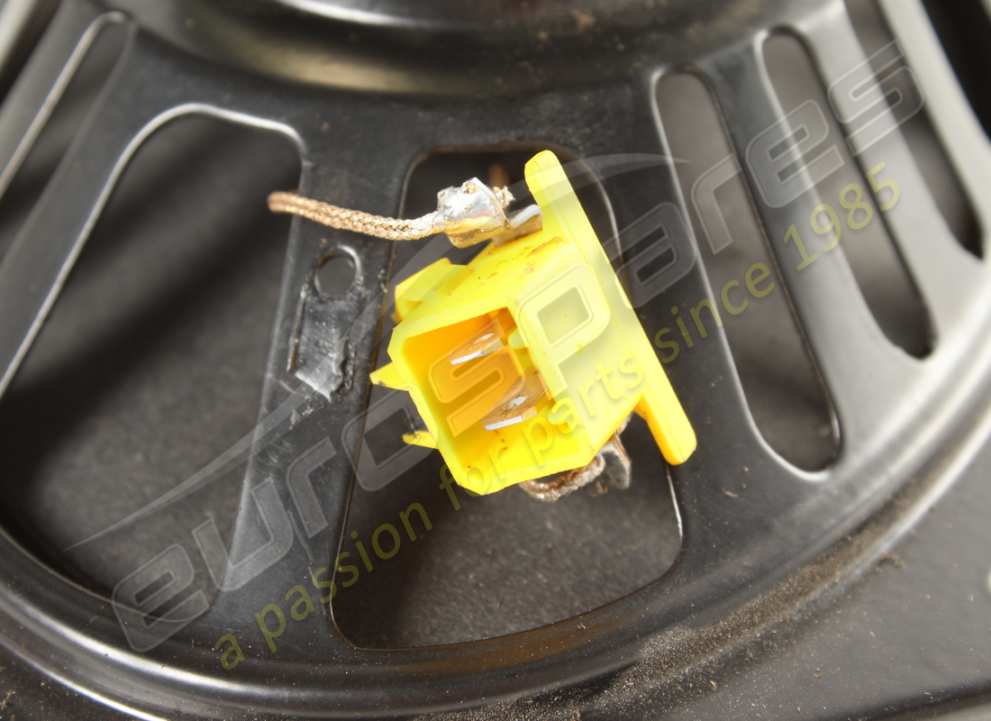 utilisé ferrari haut-parleur woofer. numéro de pièce 169209 (3)